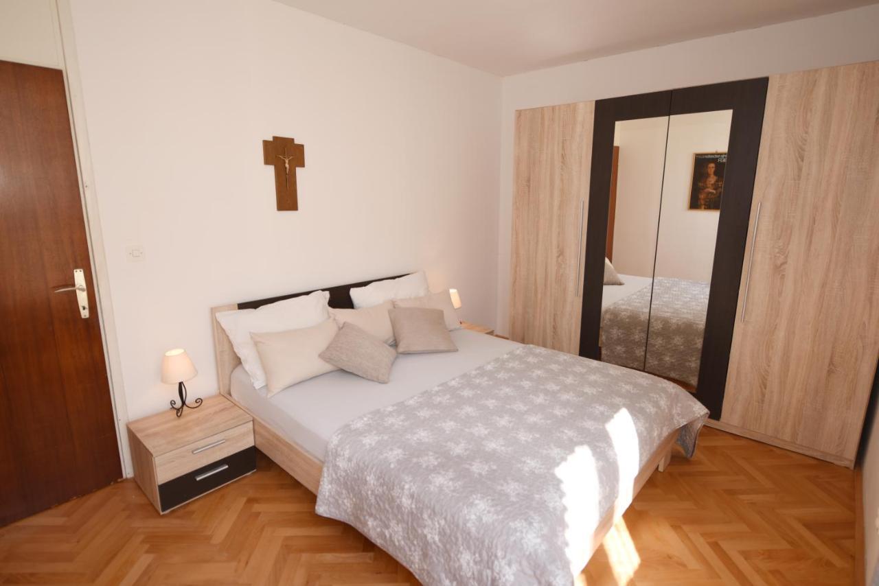 Apartment Ivana Омиш Экстерьер фото
