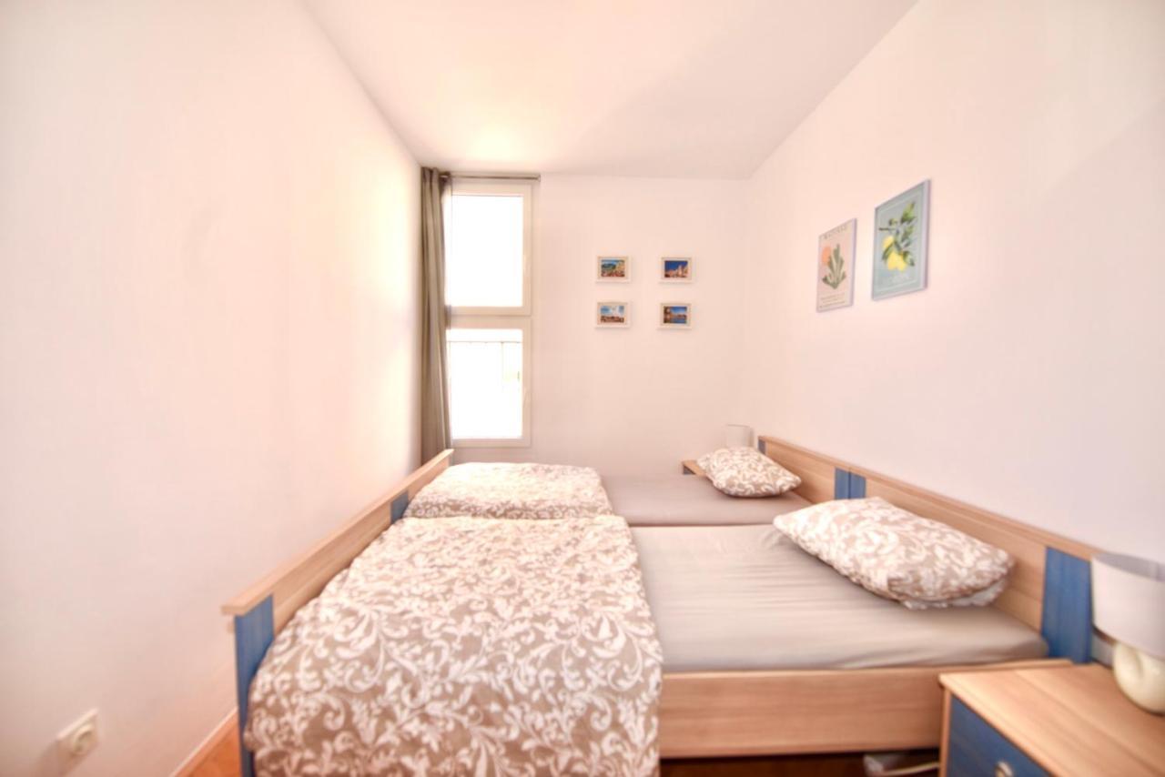 Apartment Ivana Омиш Экстерьер фото