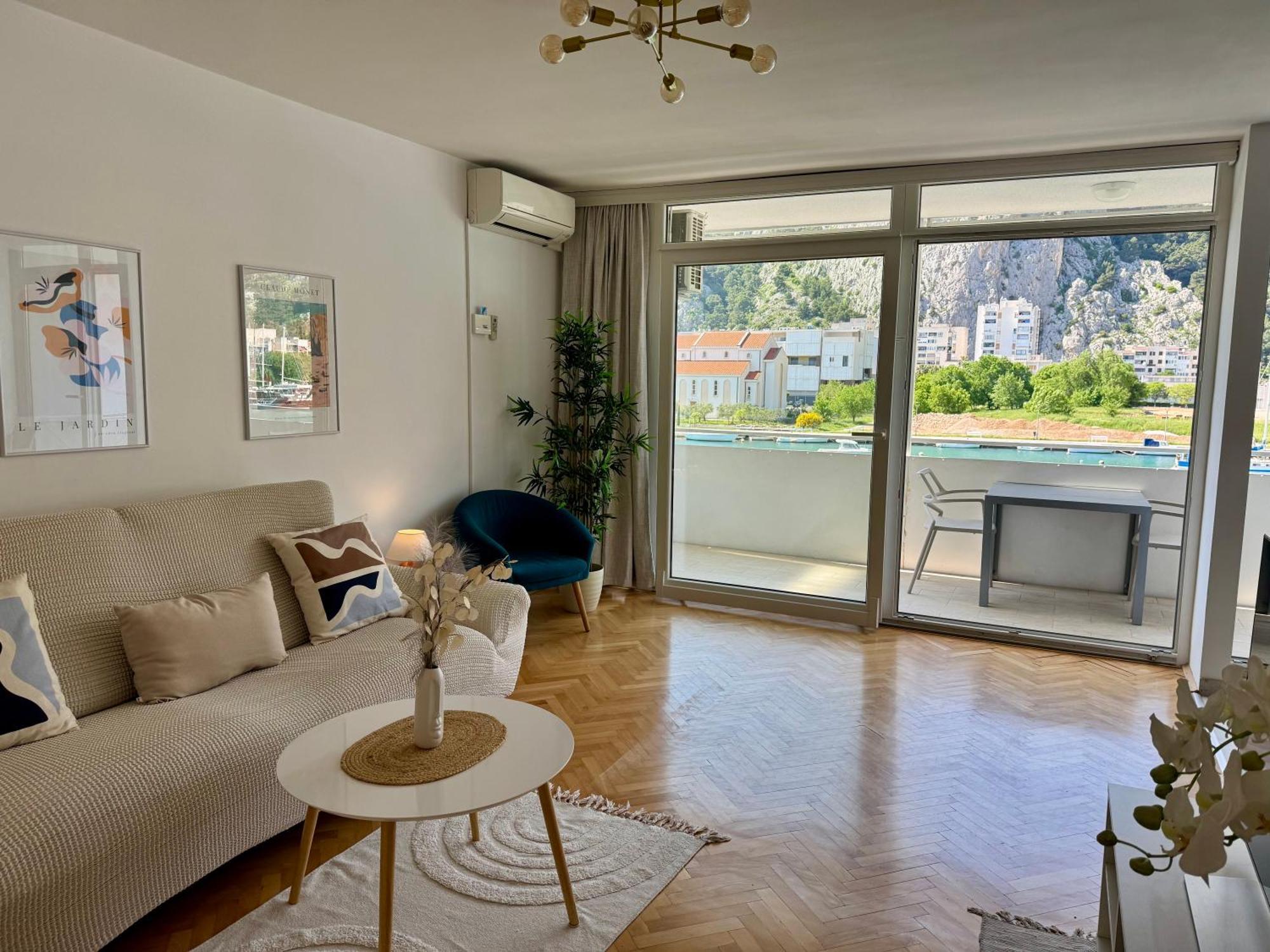 Apartment Ivana Омиш Экстерьер фото